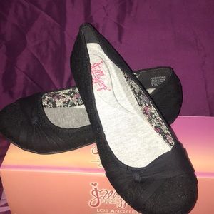 Flat black shoes. Never used